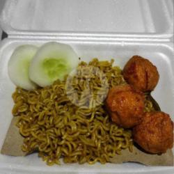 Indomie Goreng Bakso Salmon