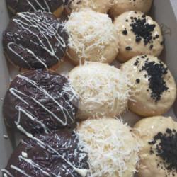 Donut Isi 12 Topping Tiramisu,keju,coklat