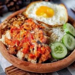 Nasi Ayam Gepuk Telur