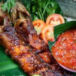 Lele Bakar Sambel Penyet Lalapan