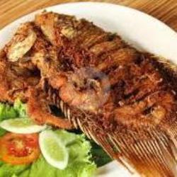 Nasi Ikan Gurame Bumbu Hitam Khas Madura