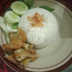 Nasi Uduk   Usus Sapi   Sambal   Lalapan