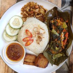 Nasi Liwet Pepes Patin Cirambay