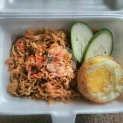 Mie Pedas Toping Telur