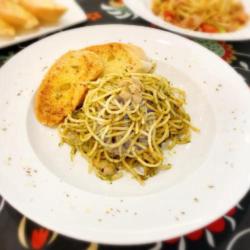 Mushroom Pesto Spaghetti