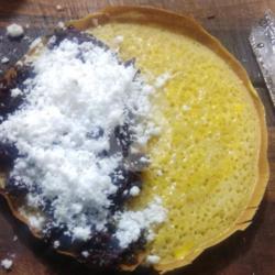 Terang Bulan Ketan Hitam Parutan Kelapa Kismis Susu