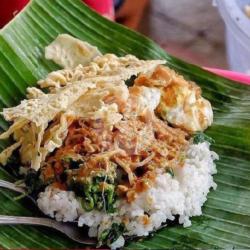 Nasi Pecel   Telur Dadar