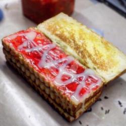 Roti Bandung Strawberry