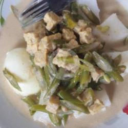 Ketupat Gulai Tauco