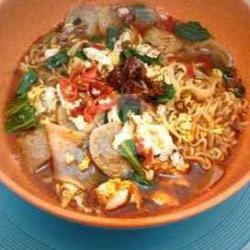 Seblak Indomie Hot Jeletot Bakso Sosis