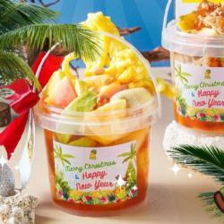 Hampers Natal Aneka Dessert Mango Sago Coconut Jelly Dessert Cendol Salad Buah