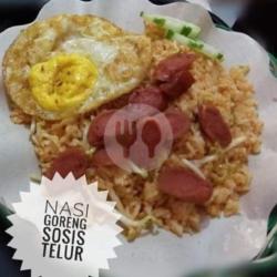 Nasi Goreng Sosis   Telur