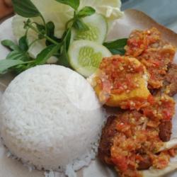 Nasi Timbel Ayam Penyet Cabe Merah