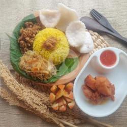 Nasi Kuning Kentang Balado