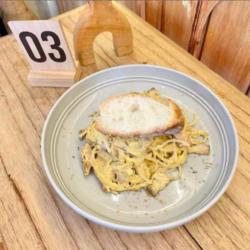 Spaghetti Creamy Chicken Mushroom