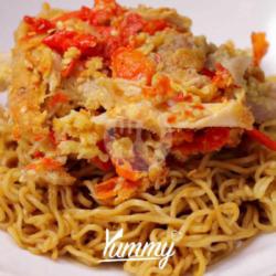 Indomie Goreng Rasa Ayam Geprek Plus Telur Cepok