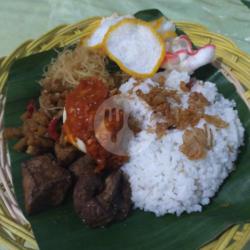 Nasi Uduk Telur Bulet Balado