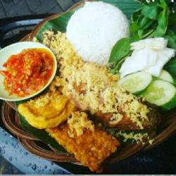 Nasi Ceker Goreng Tepung Kremes