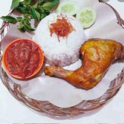 Paket Komplit Ayam Pejantan Goreng Gurih