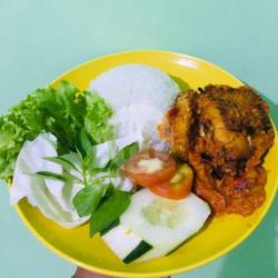 Paket Ayam Penyet Sambel Ijo   Es Teh