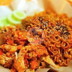 Mie Goreng Ayam Geprek Pedas