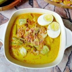 Lontong Sayur Plus Telur