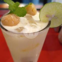 Mocktail Lychee Lucky Charm