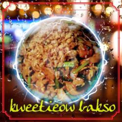 Kwetieow Goreng Special Bakso