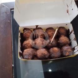 Donat Siram Coklat Milo