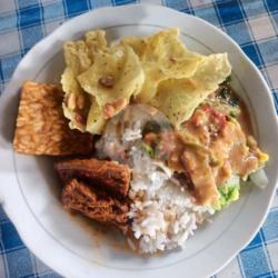 Nasi Pecel Krengsengan Daging