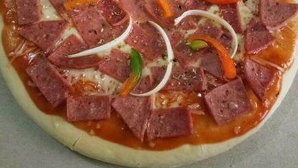 Pizza Hotzz, Karanganyar