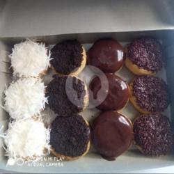 Donat 4 Toping, Double Coklat Ceres, Dark Choco, Choco, Choco Oreo, Keju