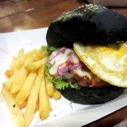 Black Burger ,beef Telor Friench Friesh