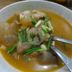 Soto Kikil   Lontong