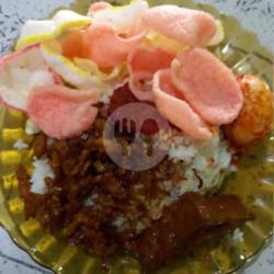 Nasi Uduk Semur Jengkol