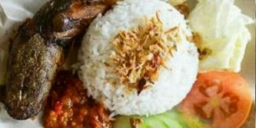 Kedai Nok Chacha Ayam/Lele Penyet, Sukardi
