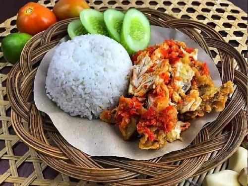 Nasi Uduk Ayam Geprek Cek Karnita, Grand Wijaya Persada