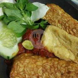 Nasi Sambal Penyetan Tahu Tempe