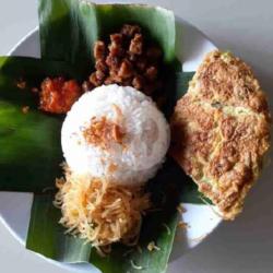 Nasi Uduk Telur Dadar