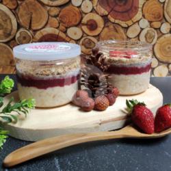 Creamy Berry Overnight Oats