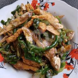 Ikan Asin Bulu Ayam Lado Hijau