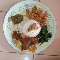 Nasi Ikan Baung Goreng