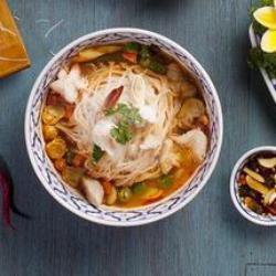 Seafood Noodles Soup (tom Yam Talay)