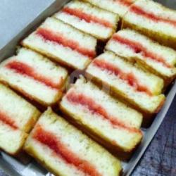 Roti Bakar Bandung 1 Slice Strawberry