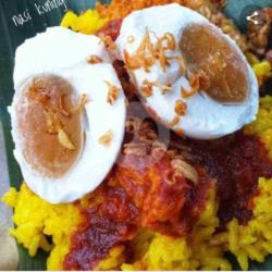 Nasi Kuning Telur Asin