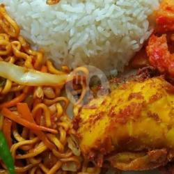 Nasi Rames Ayam Bumbu Rica Rica