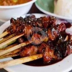 Sate Sapi Murni Lontong