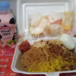 Nasi Kuning Komplit   Cimory Yogurt Drink