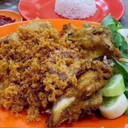 Nasi Ayam Kremes