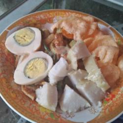 Gado-gado Lontong Telor Pedes Sedang